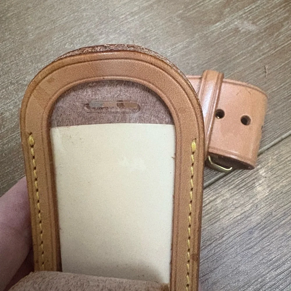 Louis Vuitton Beige Leather Tag with Yellow Stitching - Picture 5 of 6